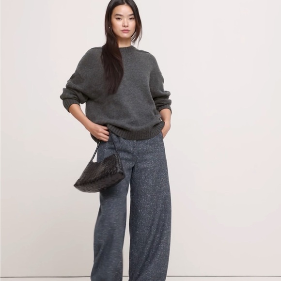 Banana Republic Charcoal Gray Cotton and Merino Wool Oversized Sweater - Picture 2 of 7